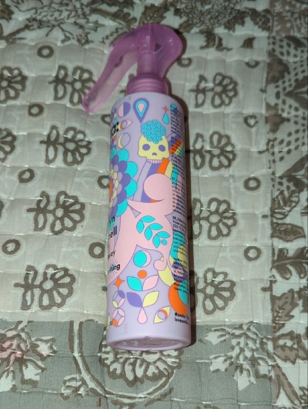 amika Brooklyn Bombshell Blowout Spray - Purple Pink